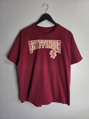 Harry Potter Wizarding World Gryffindor Graphic T-Shirt / XL / Maroon